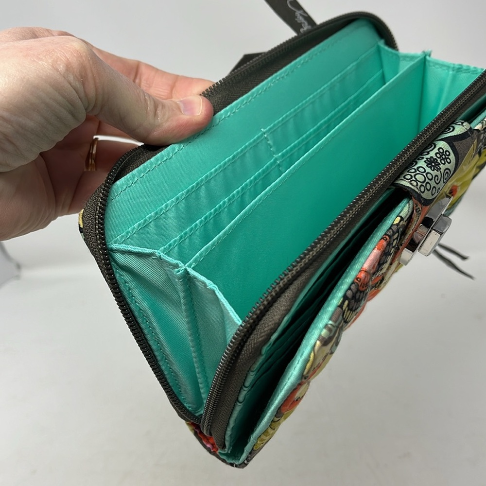 VERA BRADLEY FLOWER SHOWER LARGE QUILTED TWIST LOCK AND ZIP AROUND WALLET - Picture 11 of 16